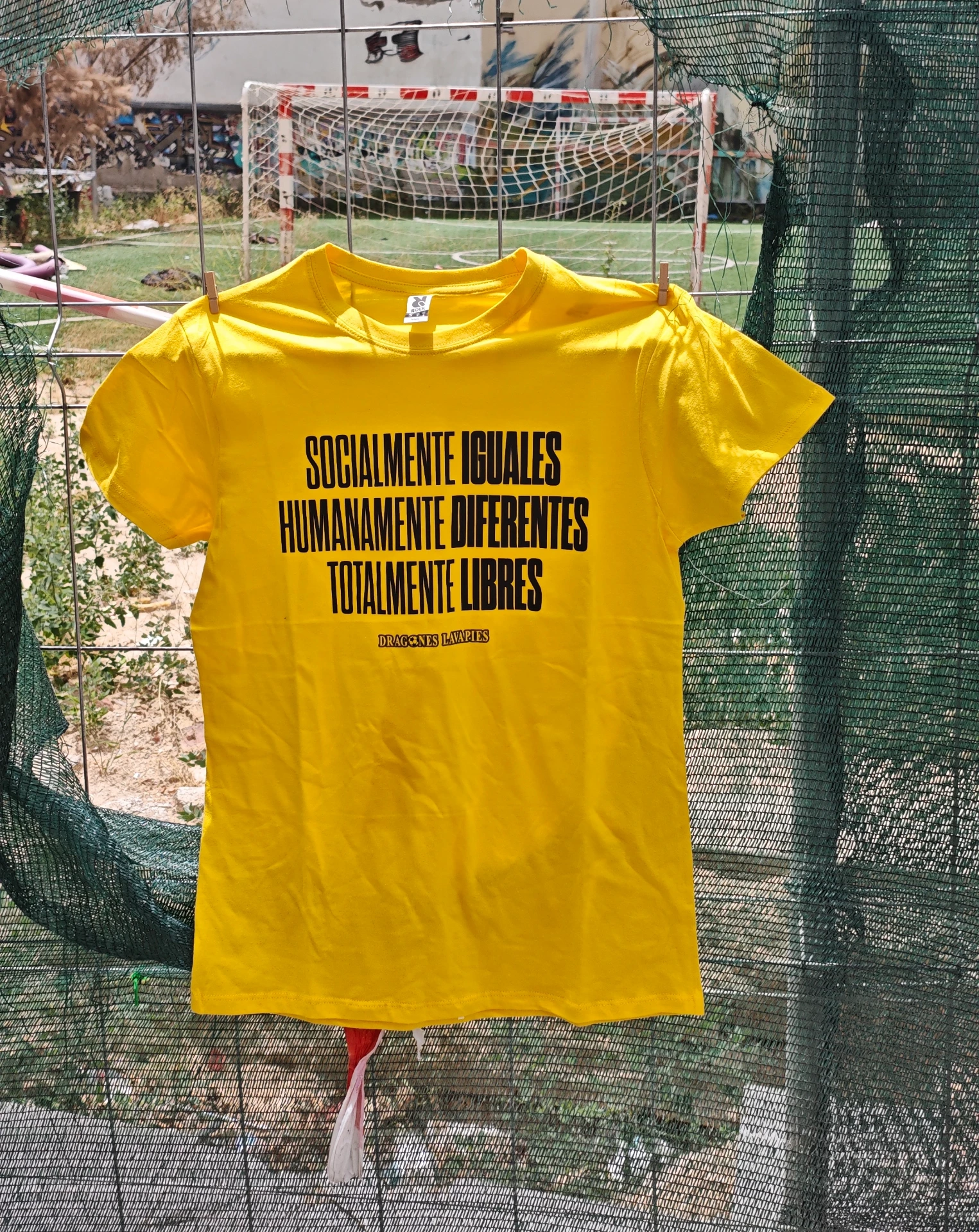Camiseta Iguales-Diferentes-Libres
